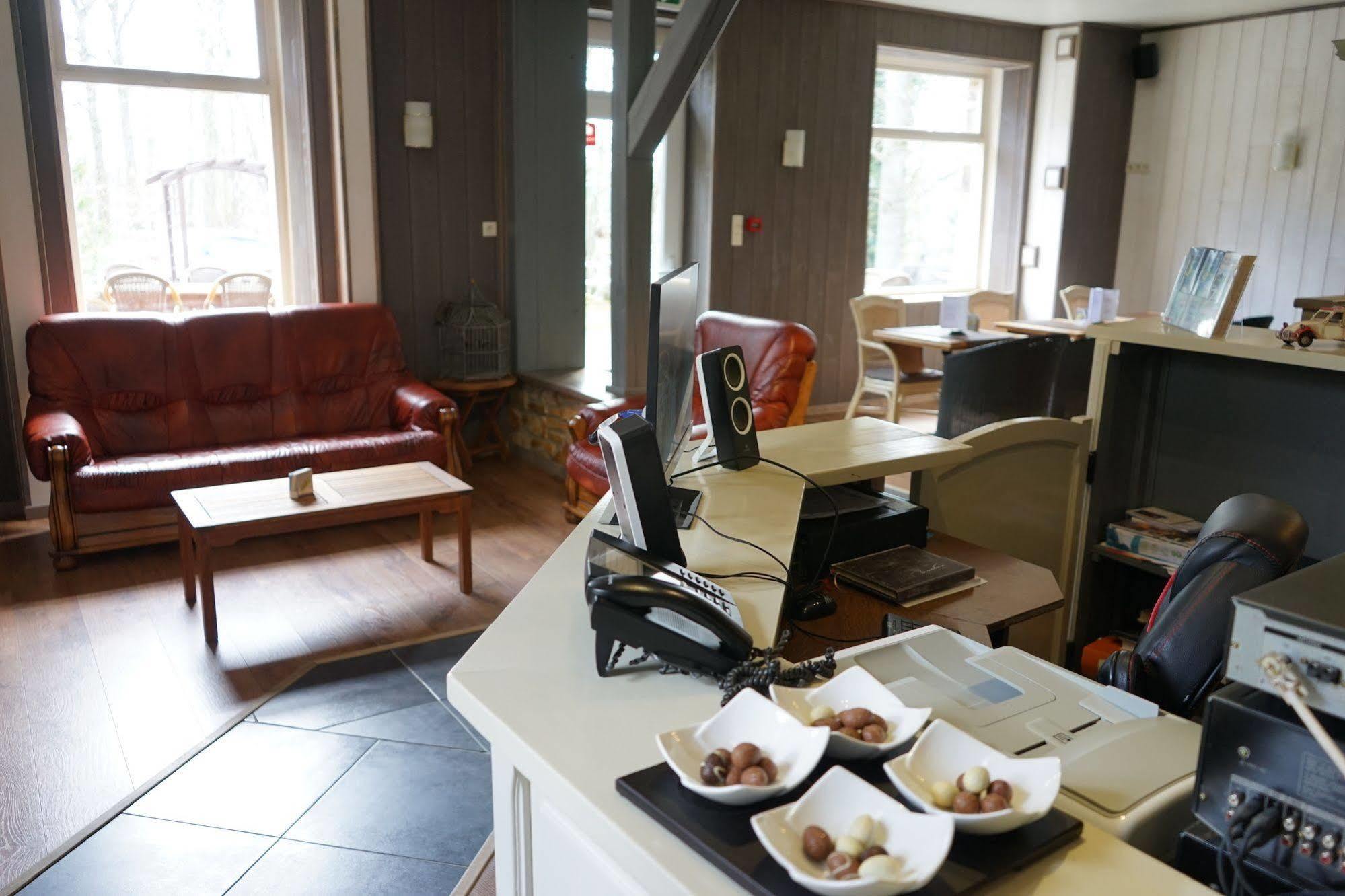 Hotel Les 5 Ourthes Houffalize Bagian luar foto